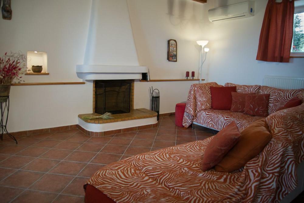 Olea Escape Villa In An Olive Estate Гитион Экстерьер фото